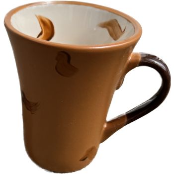 Рисувана чаша за кафе, светло кафява с петънца